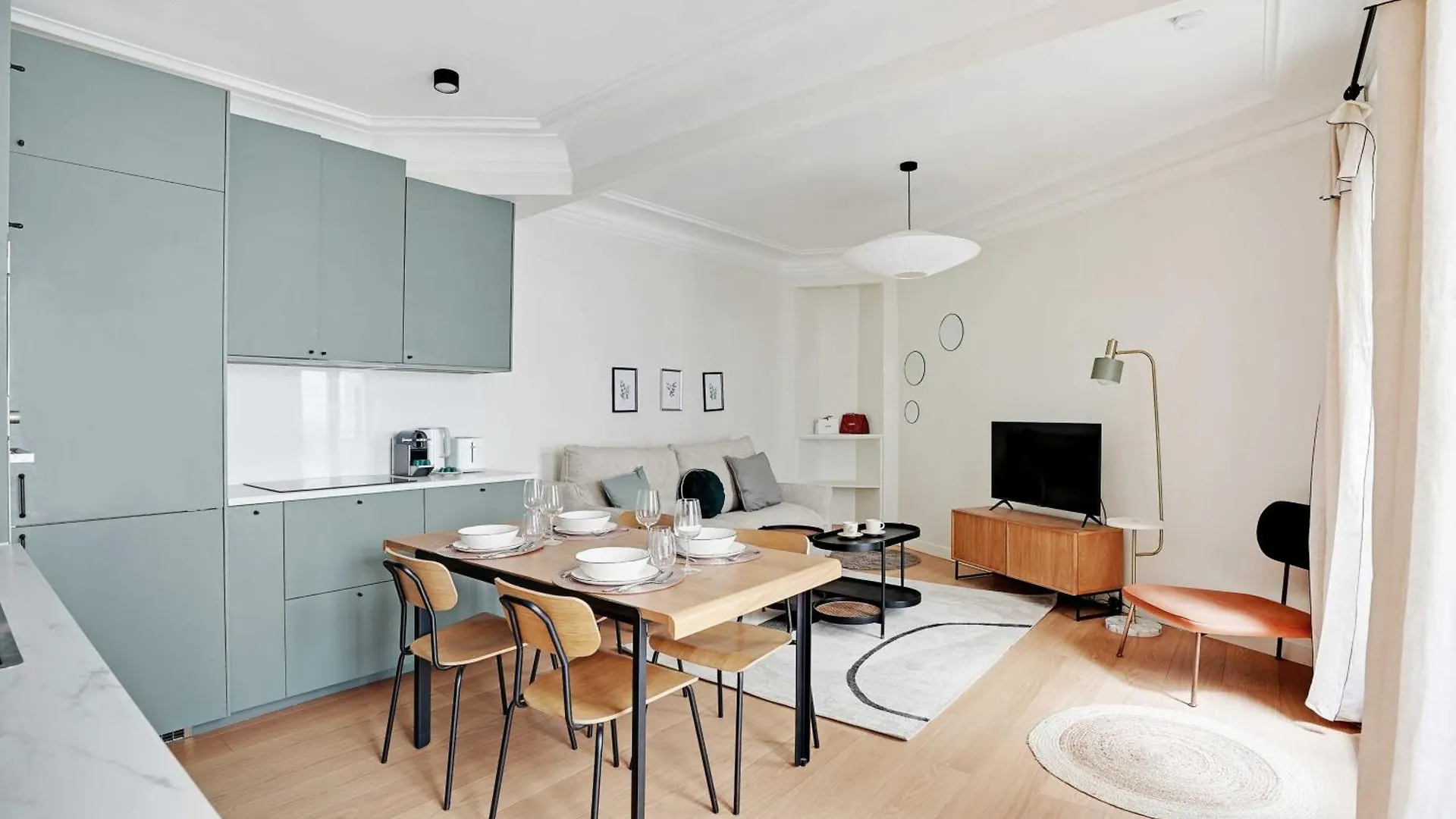Authentic Apartment - 3Br-8P - Clignancourt Paris France